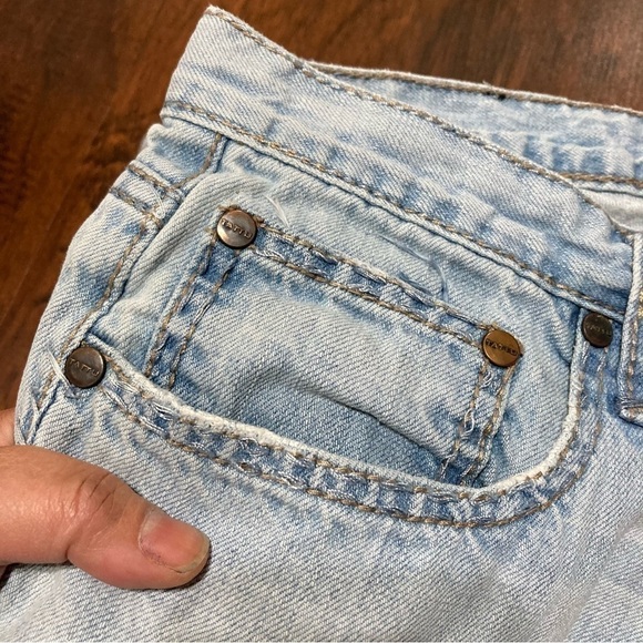 TATTU DENIM BY DESIGN lightly distressed Jeans boyfriend fit Size 32 GUC Y2K 90s - Picture 4 of 14